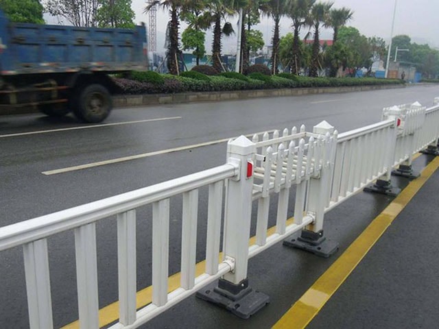 交通隔離栅欄