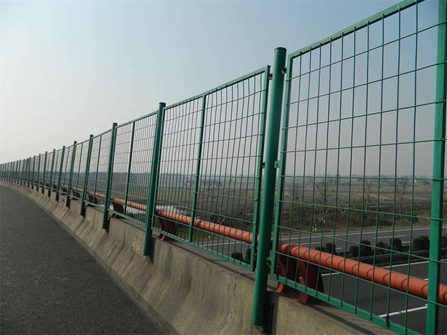 公路隔離栅